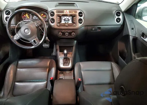 2011 Volkswagen Tiguan S z USA, uszkodzony, nr VIN WVGAV7AX1BW526627